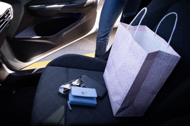 Trois personnes interpellées suite à des vols commis dans des voitures non verrouillées / Drei Personen nach Diebstählen aus unverschlossenen Autos angehalten