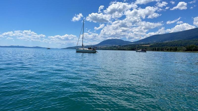 bateaux sur le lac de Neuchâtel
