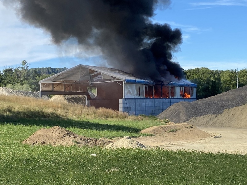 Incendie d’un dépôt de déchets recyclés à Posieux