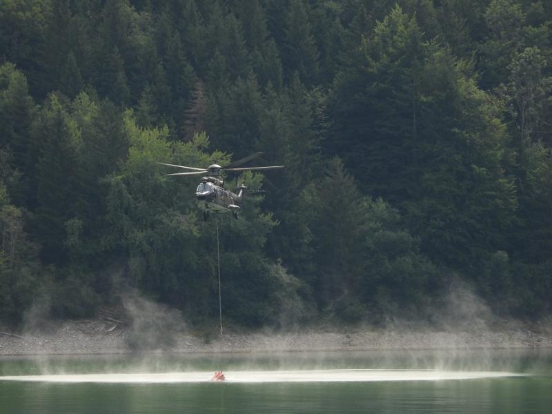 Ravitaillement en eau par hélicoptère