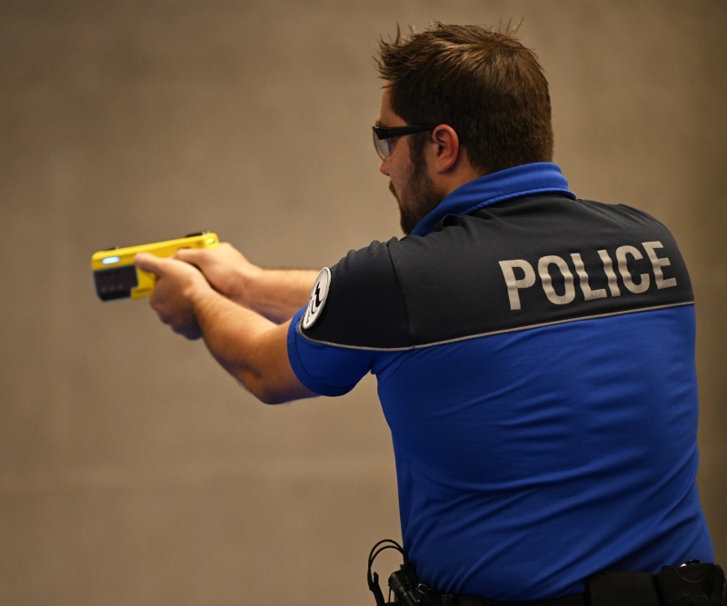 La Police cantonale Fribourg adopte le « Taser »