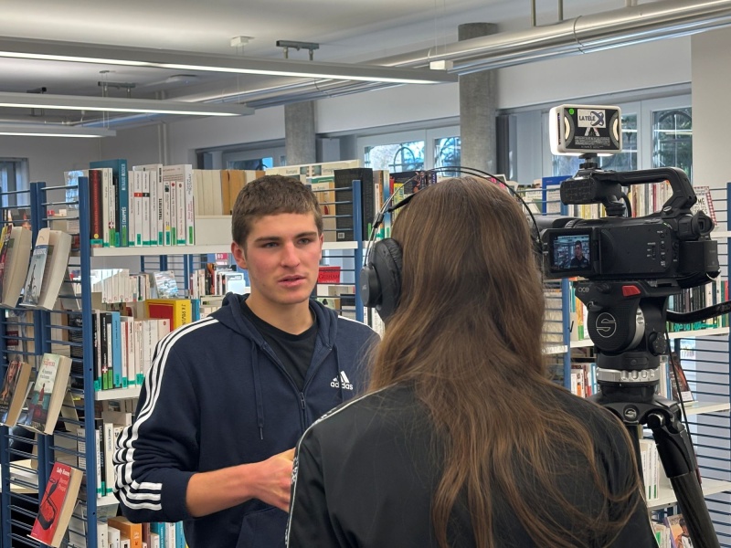 Loïc Crausaz, footballeur, interviewé par La Télé