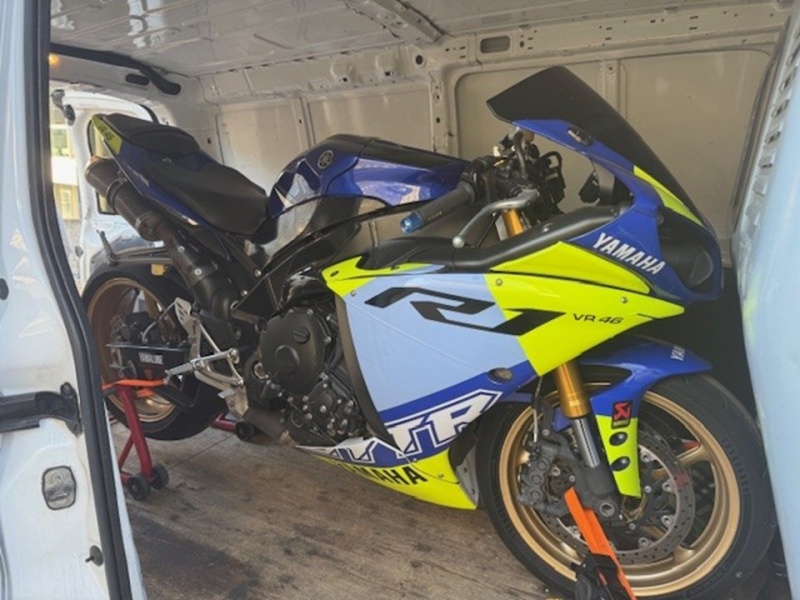 Yamaha YZF R1