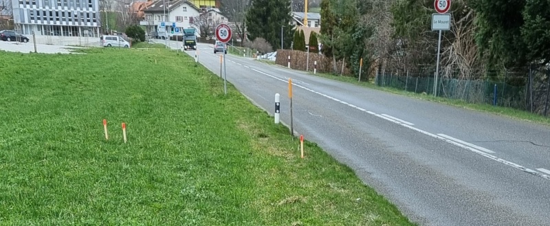 Strassenabschnitt in der Ortschaft Le Mouret