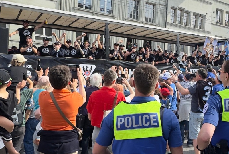 La parade des Champions_Police