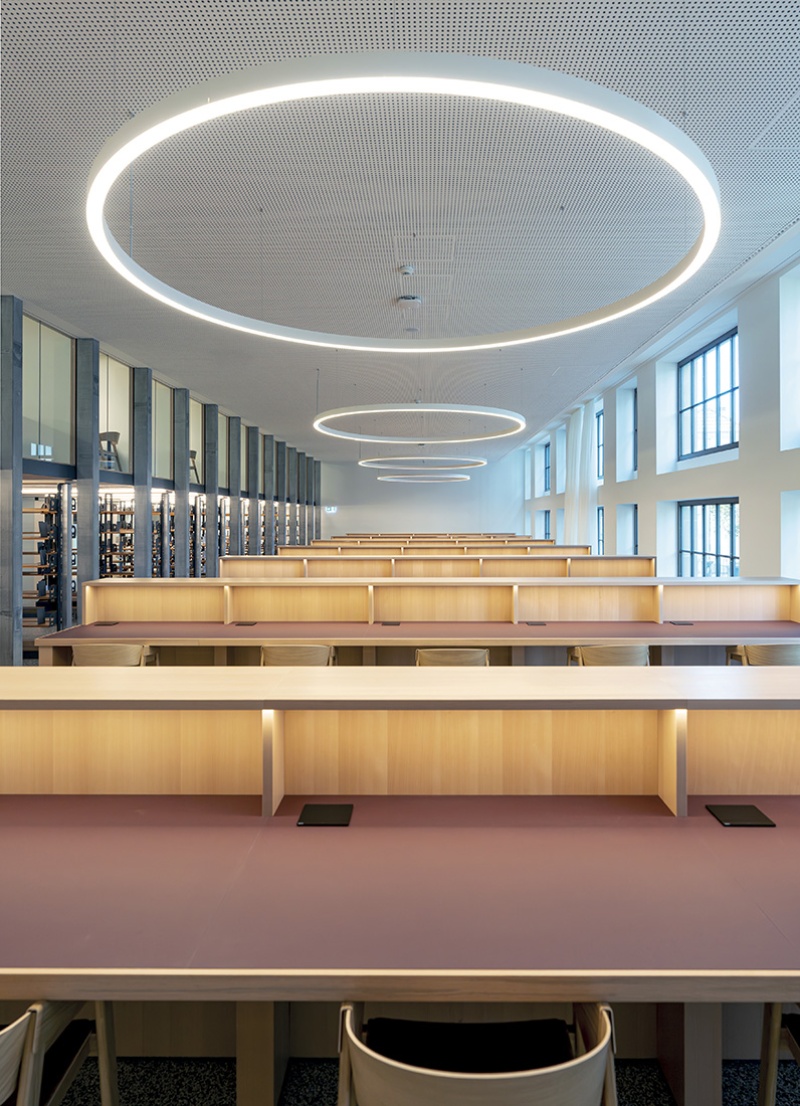 Salle de lecture BCU