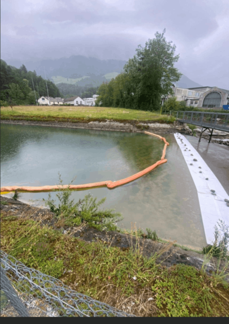 Pollution Broc huile hydraulique