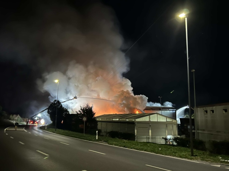 Un centre de recyclage en feu à Morat  